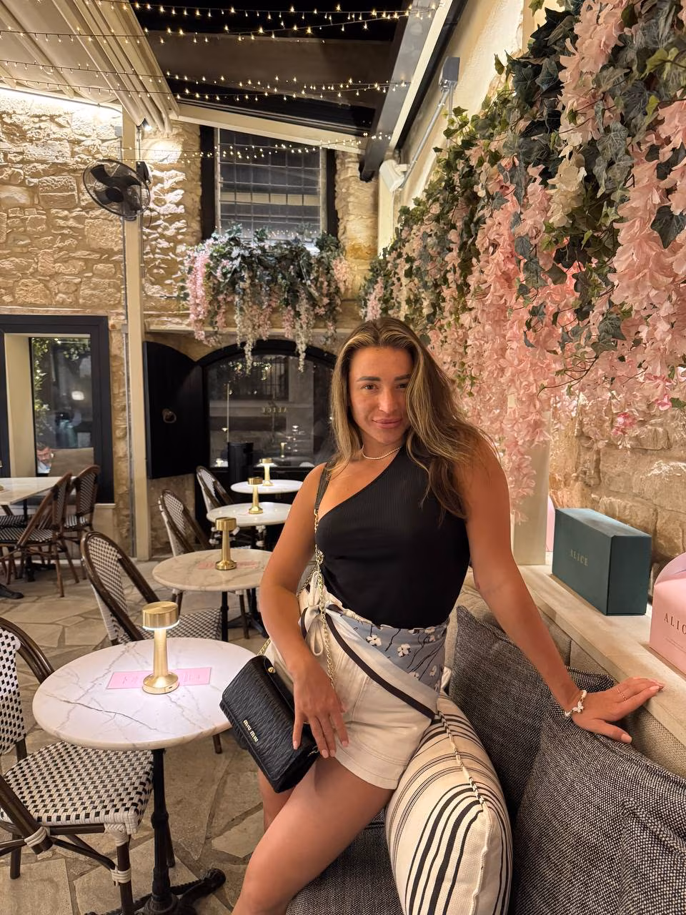 Tatiana 35 Charlotte(USA);Kyiv(UA) USA Cherche un homme pour une union de couple