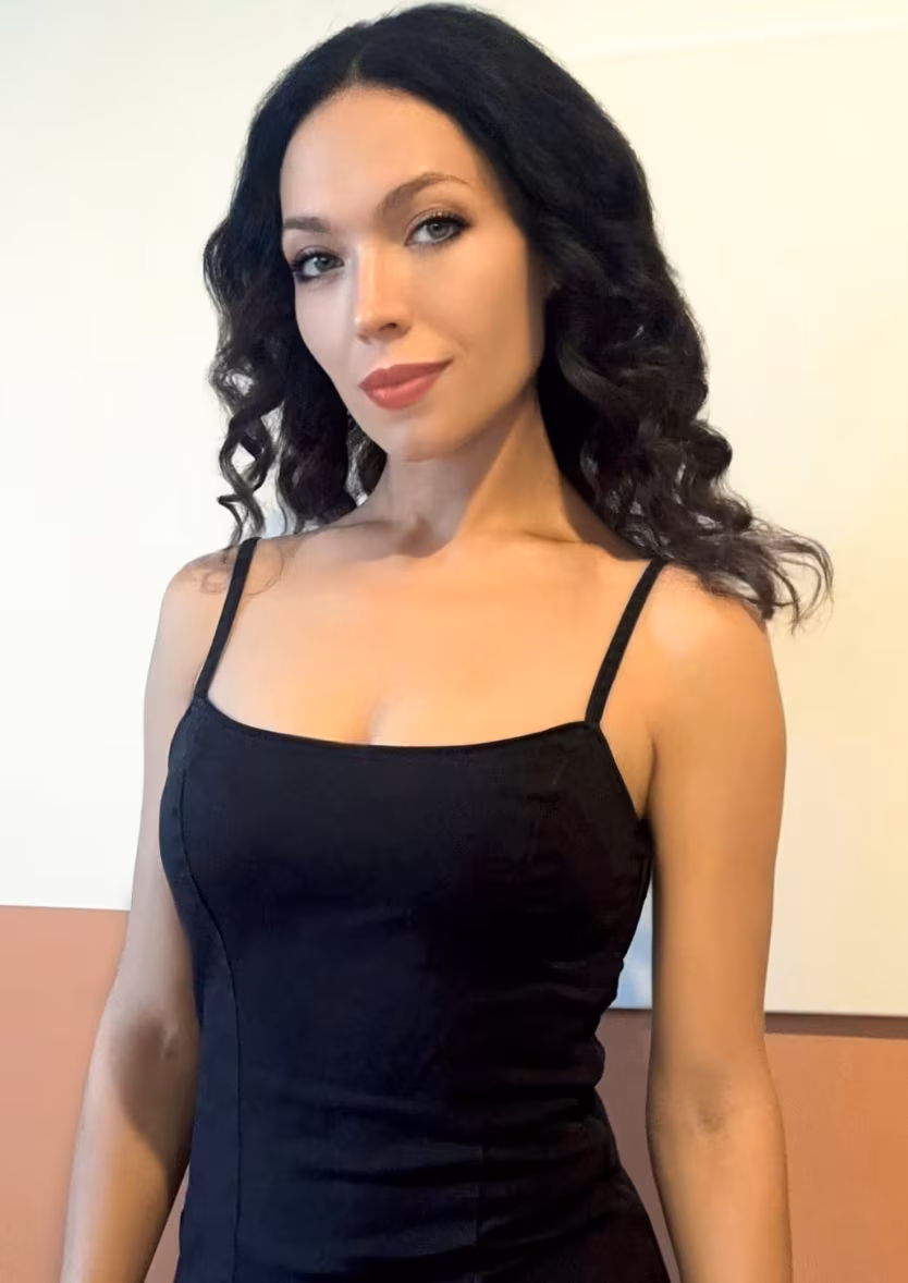 Anastasia 29 Bari Italy Cherche un partenaire pour construire un couple
