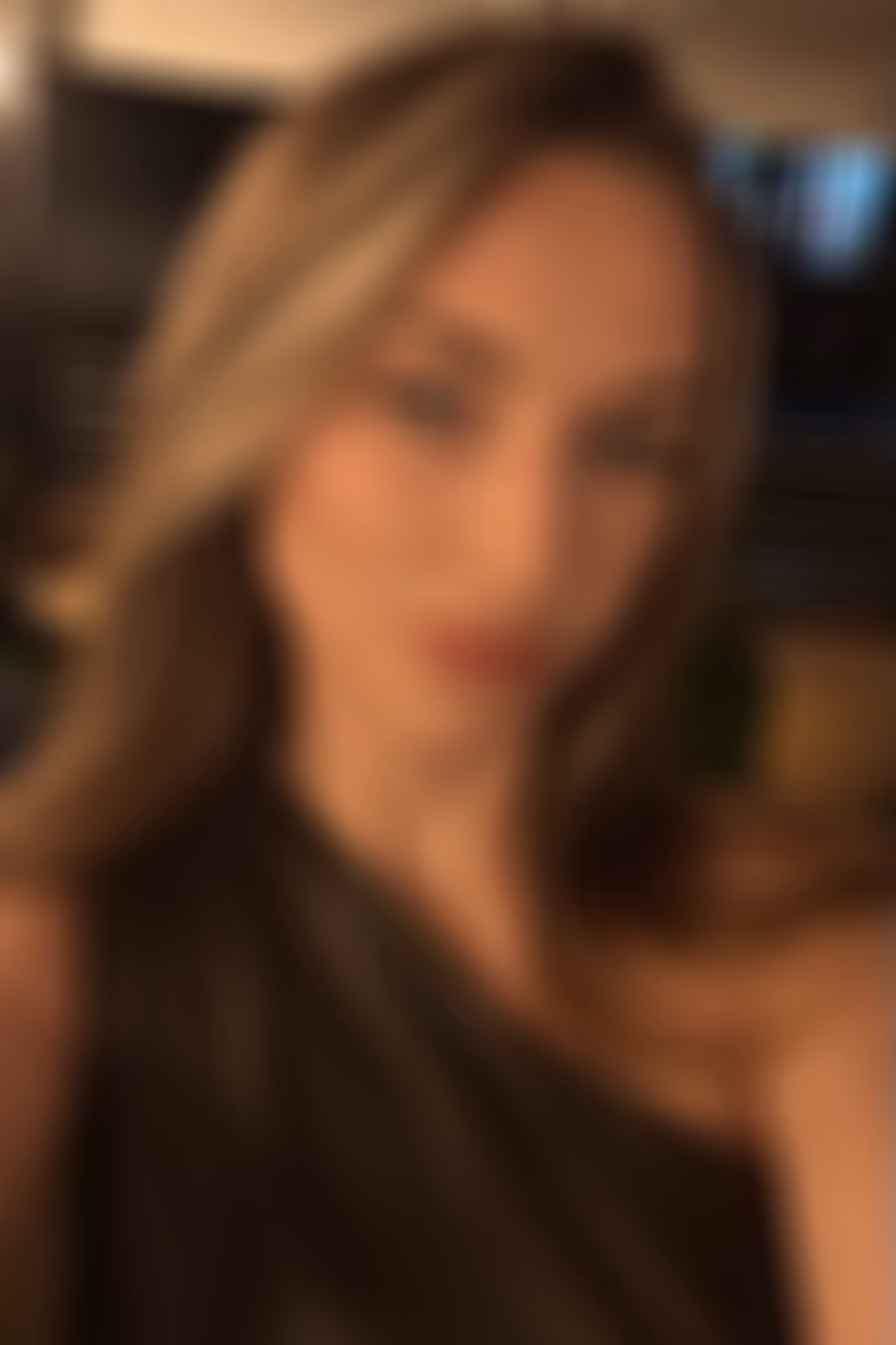 Irina 27 Kyiv  Ukraine Je cherche un homme pour un couple sincère