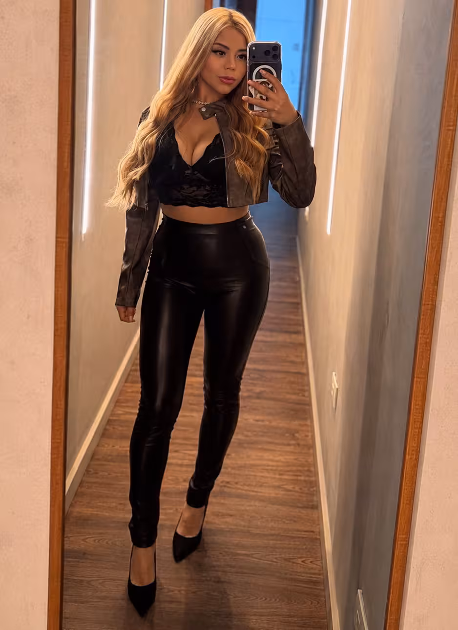 Geovanna 23 Embu das Artes Brazil Je suis prête à m'engager dans un couple