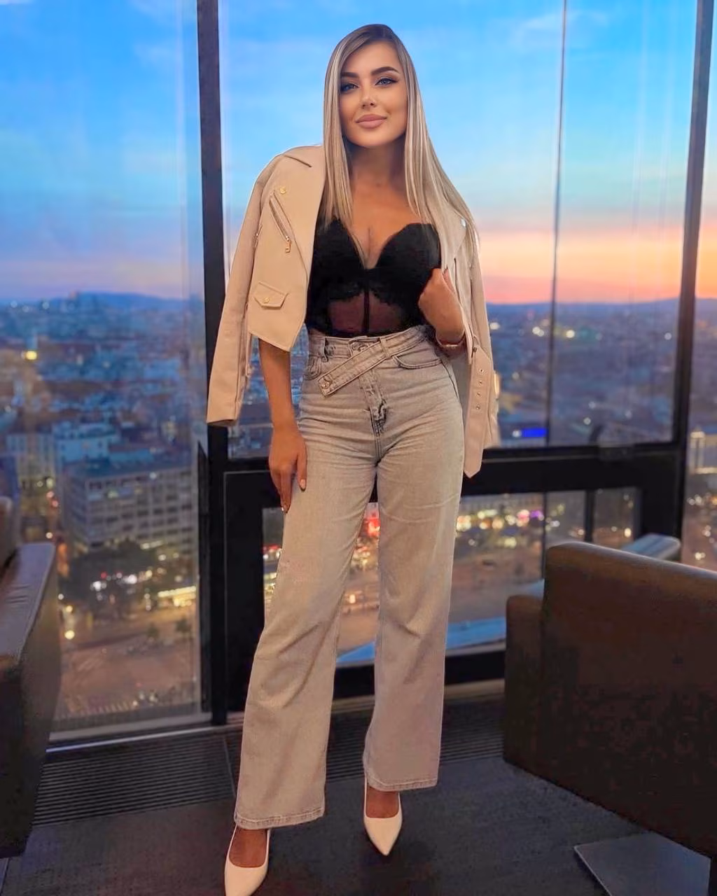 Anhelina 23 Chernivtsi Ukraine Je suis prête à m'engager dans un couple