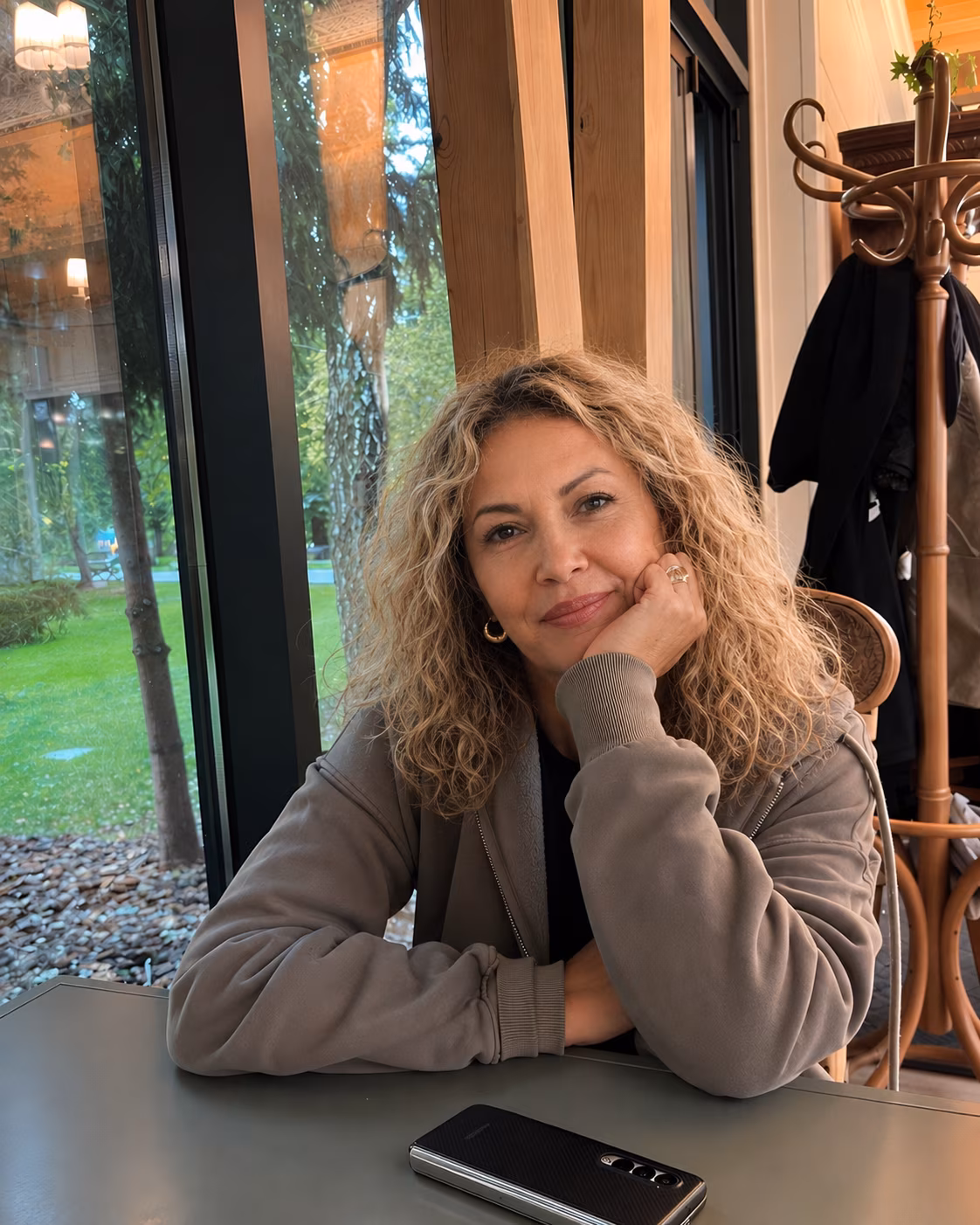 Olga 50 Odesa  Ukraine Je veux partager ma vie avec un homme en couple