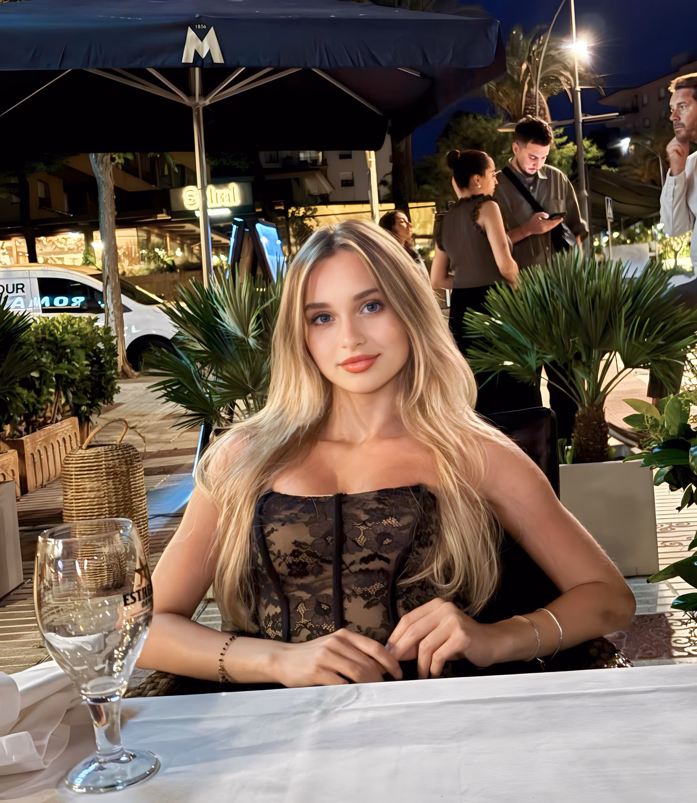 Yelyzaveta 18 Girona  Spain Cherche un homme pour une belle histoire de couple