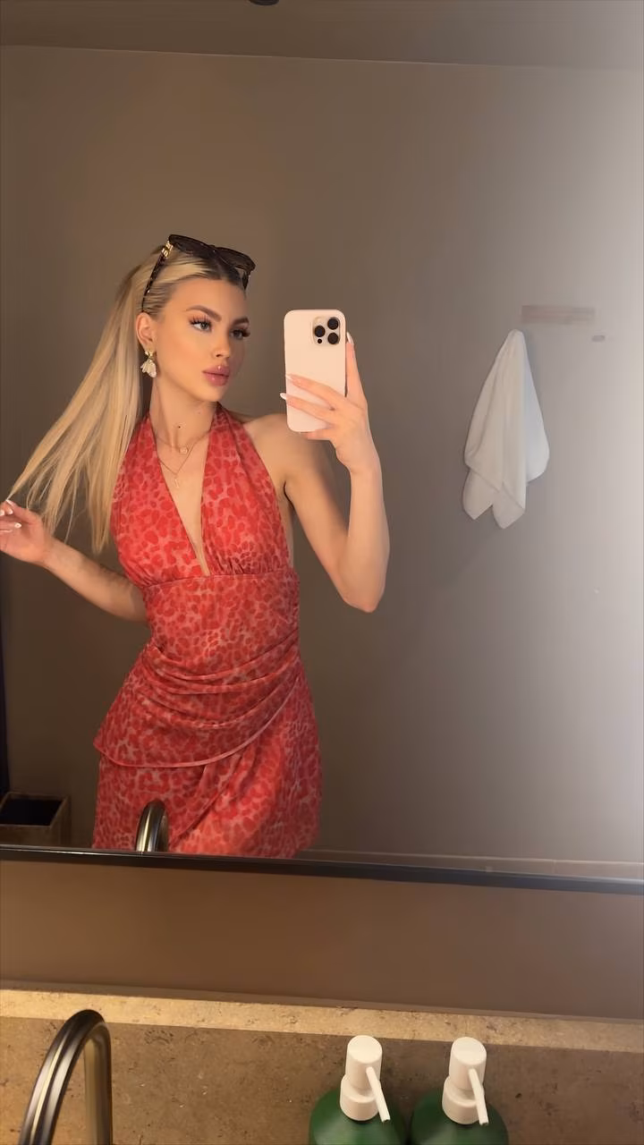 Daria 22 Kyiv Ukraine Cherche un partenaire pour un couple solide et aimant