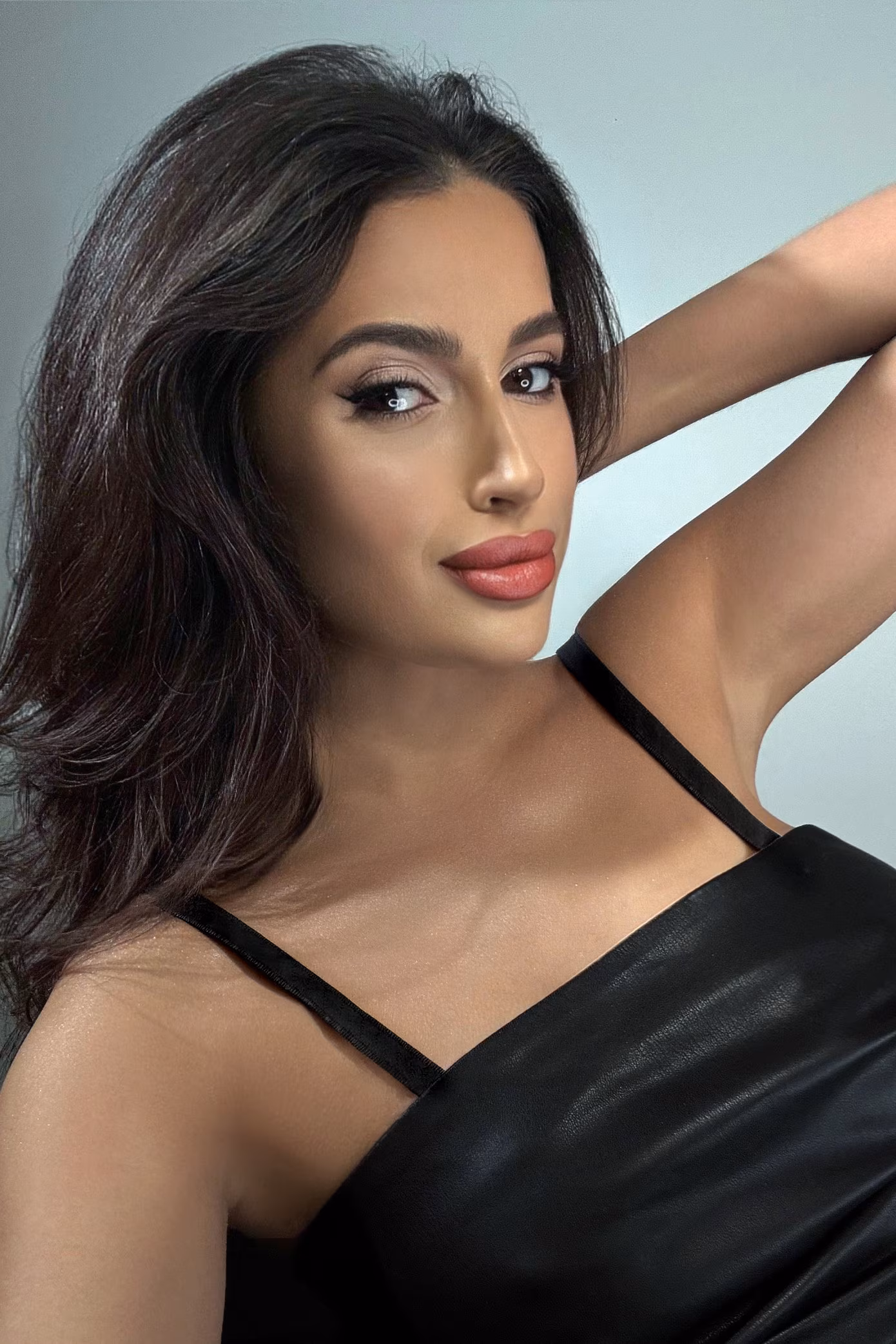 Marta 27 Kyiv  Ukraine Je cherche un homme pour un couple sincère