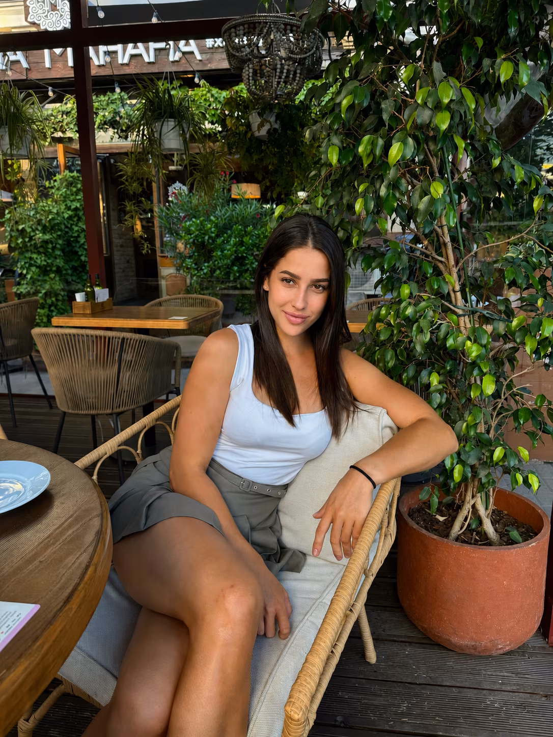 Alla 26 Kyiv   Ukraine Je cherche un homme pour un couple sincère