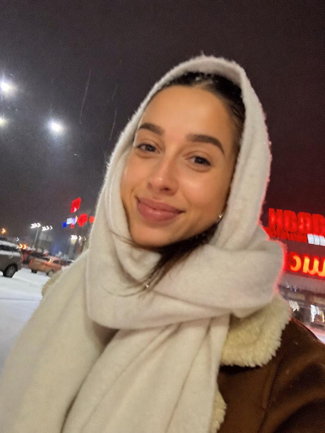Alla 26 Kyiv   Ukraine Je cherche un homme pour un couple sincère