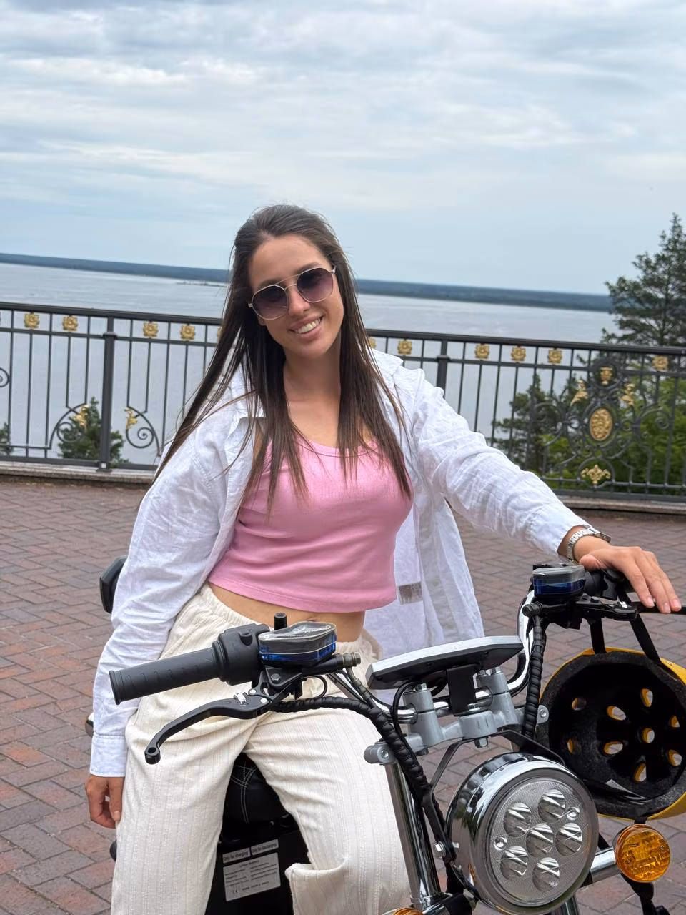 Alla 26 Kyiv   Ukraine Je cherche un homme pour un couple sincère