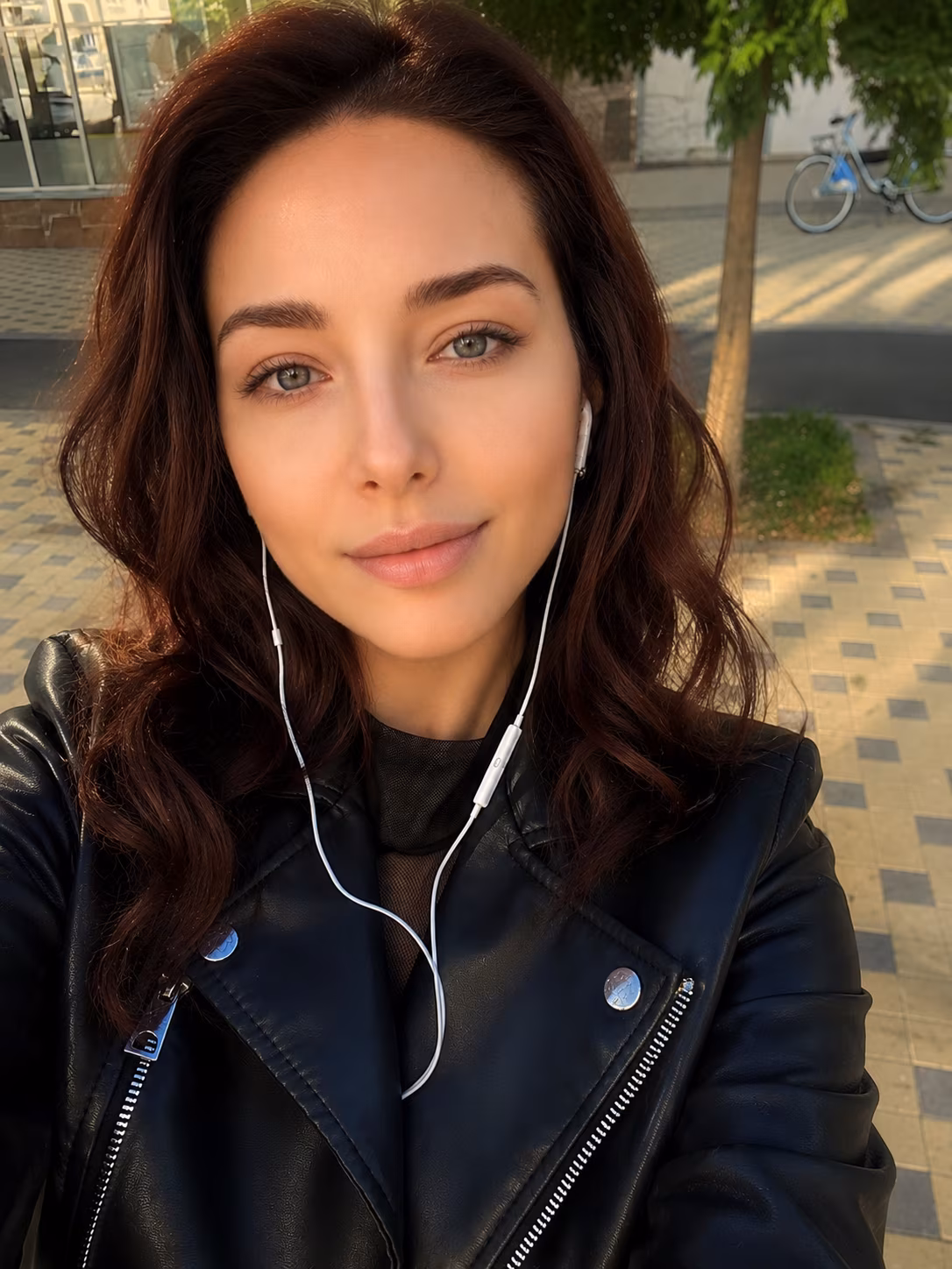 Anna 34 Kyiv  Ukraine Je cherche un homme pour un couple solide
