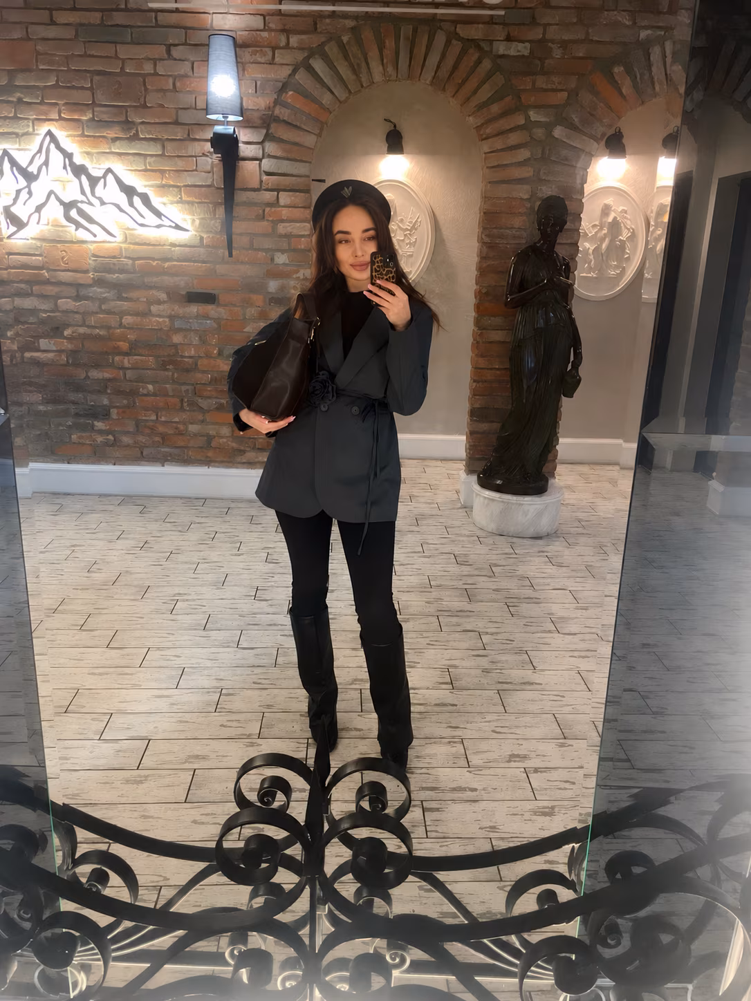 Anna 34 Kyiv  Ukraine Je cherche un homme pour un couple solide