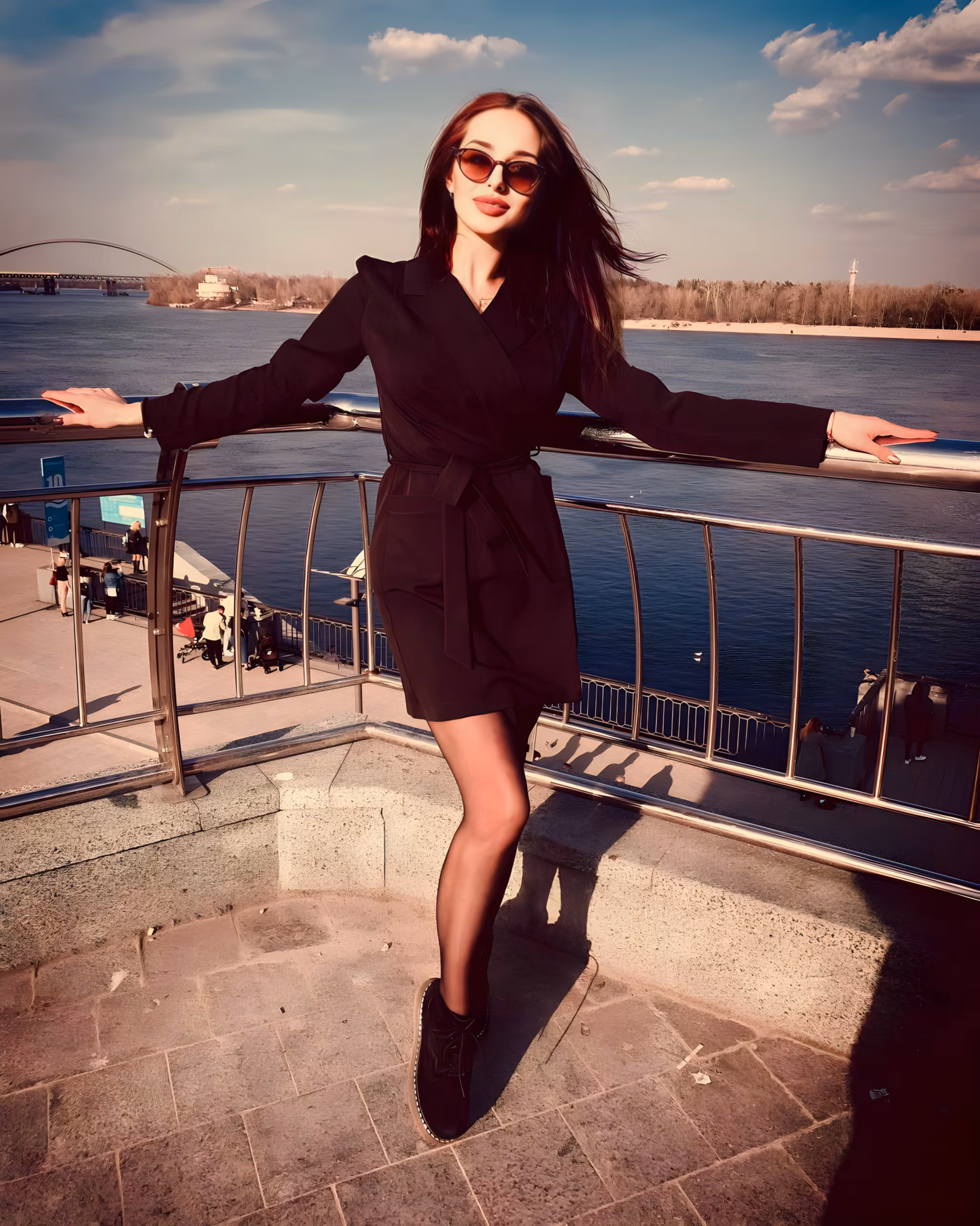 Anna 34 Kyiv  Ukraine Je cherche un homme pour un couple solide