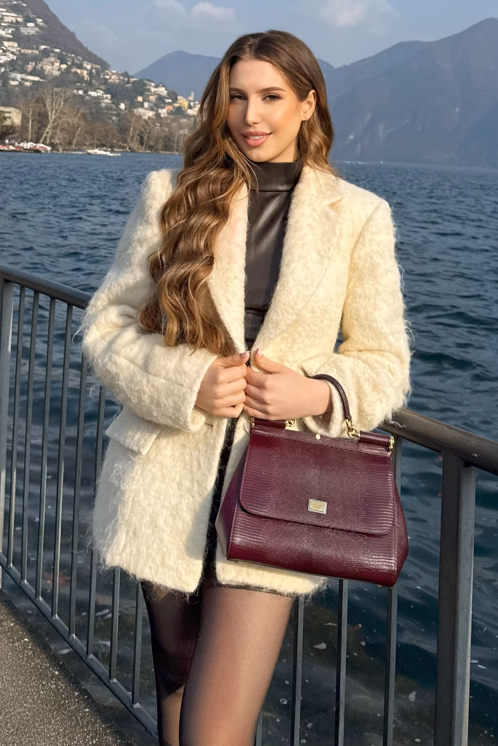 Yulia 23 Luxemburg city Luxembourg Je cherche un homme pour un couple équilibré