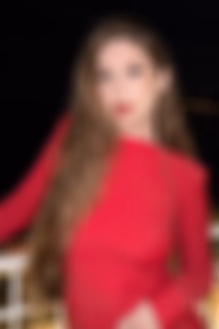 Yulia 23 Luxemburg city Luxembourg Je cherche un homme pour un couple équilibré