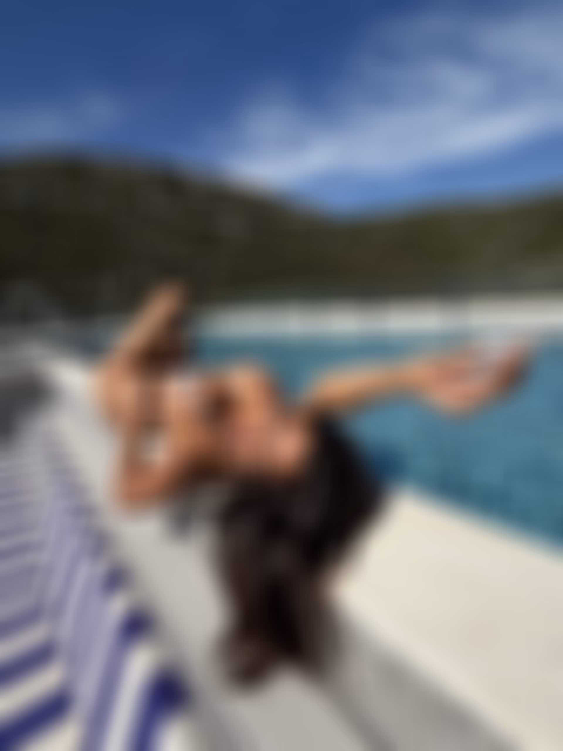 Tara 37 Bucharest Romania Je suis prête à m'engager dans une relation couple