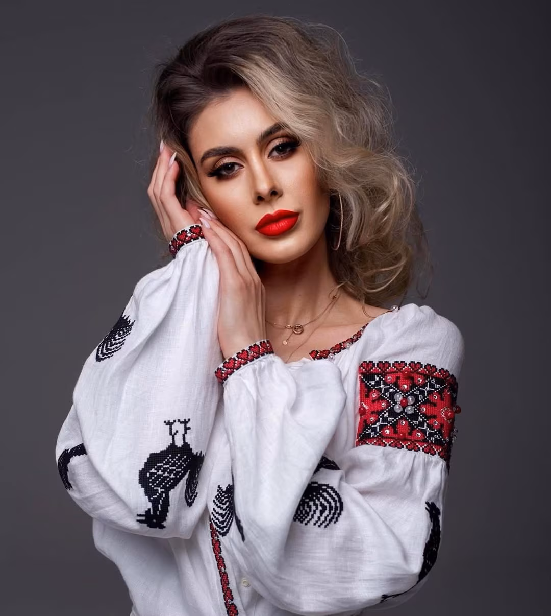 Olena 37 Kyiv Ukraine Je veux un couple avec des projets d'avenir