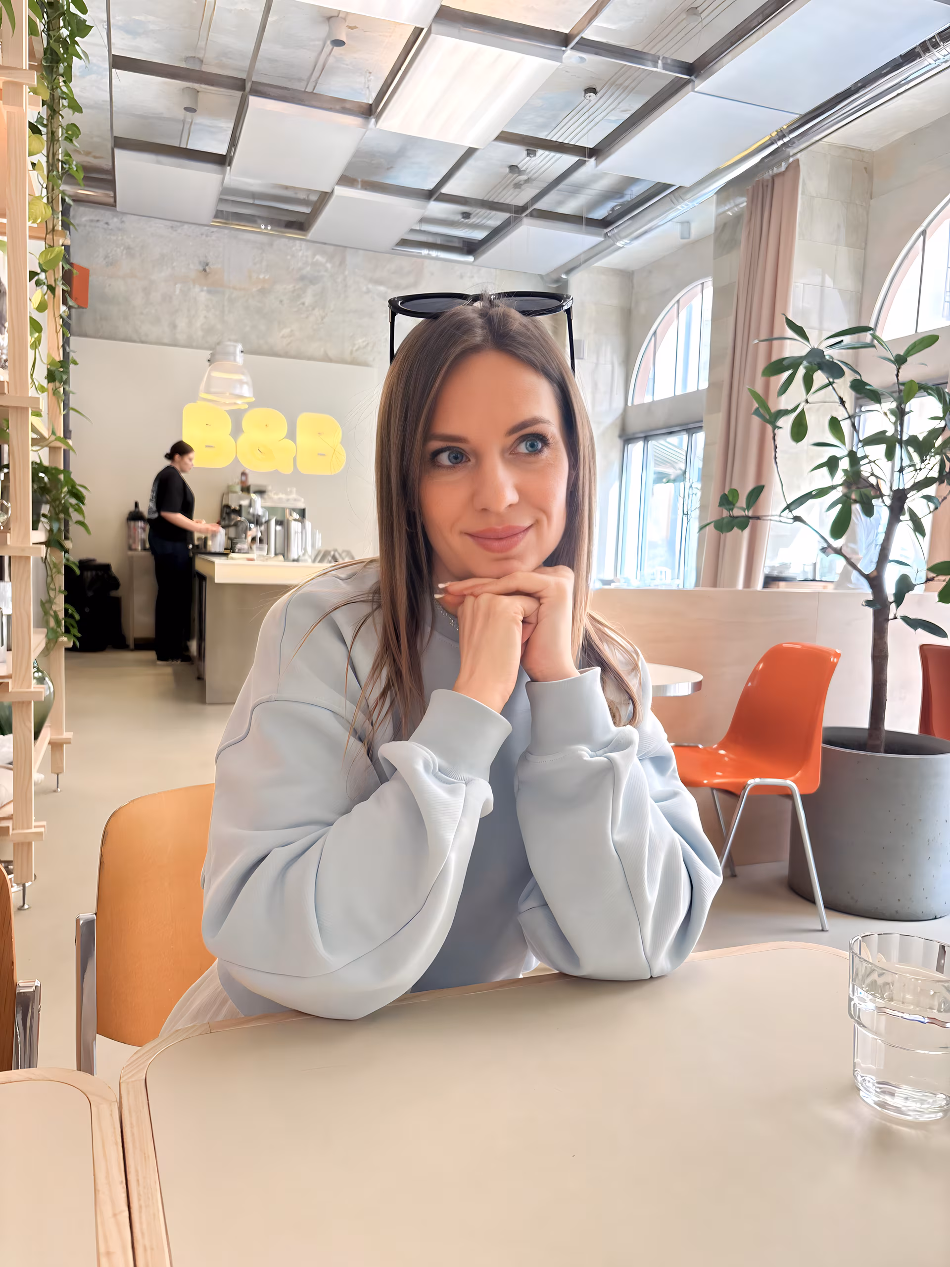 Yulia 40 Lutsk  Ukraine Je veux un couple avec une vraie communication