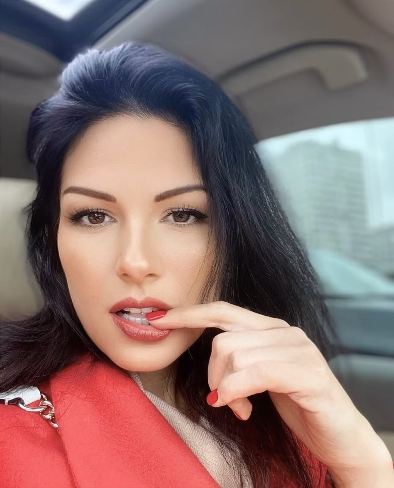 Yaroslava 43 Kyiv Ukraine Je veux un couple plein de complicité