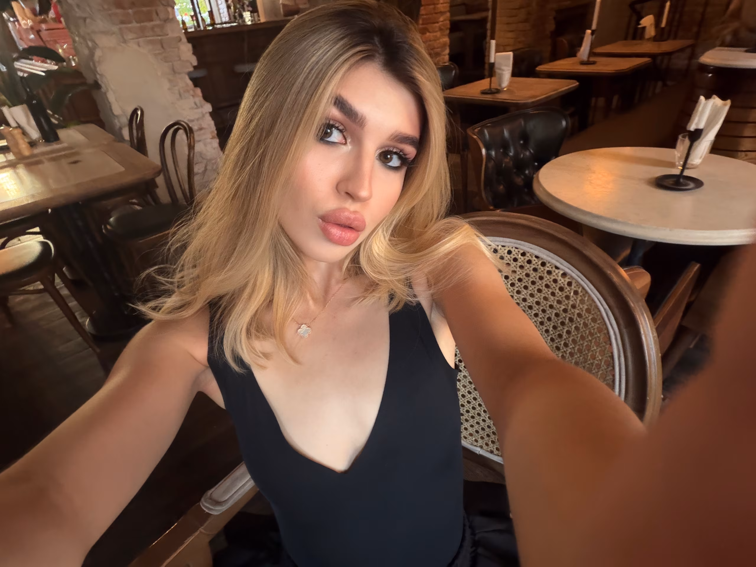 Lilia 20 Kyiv Ukraine Je veux une relation qui devienne un vrai couple