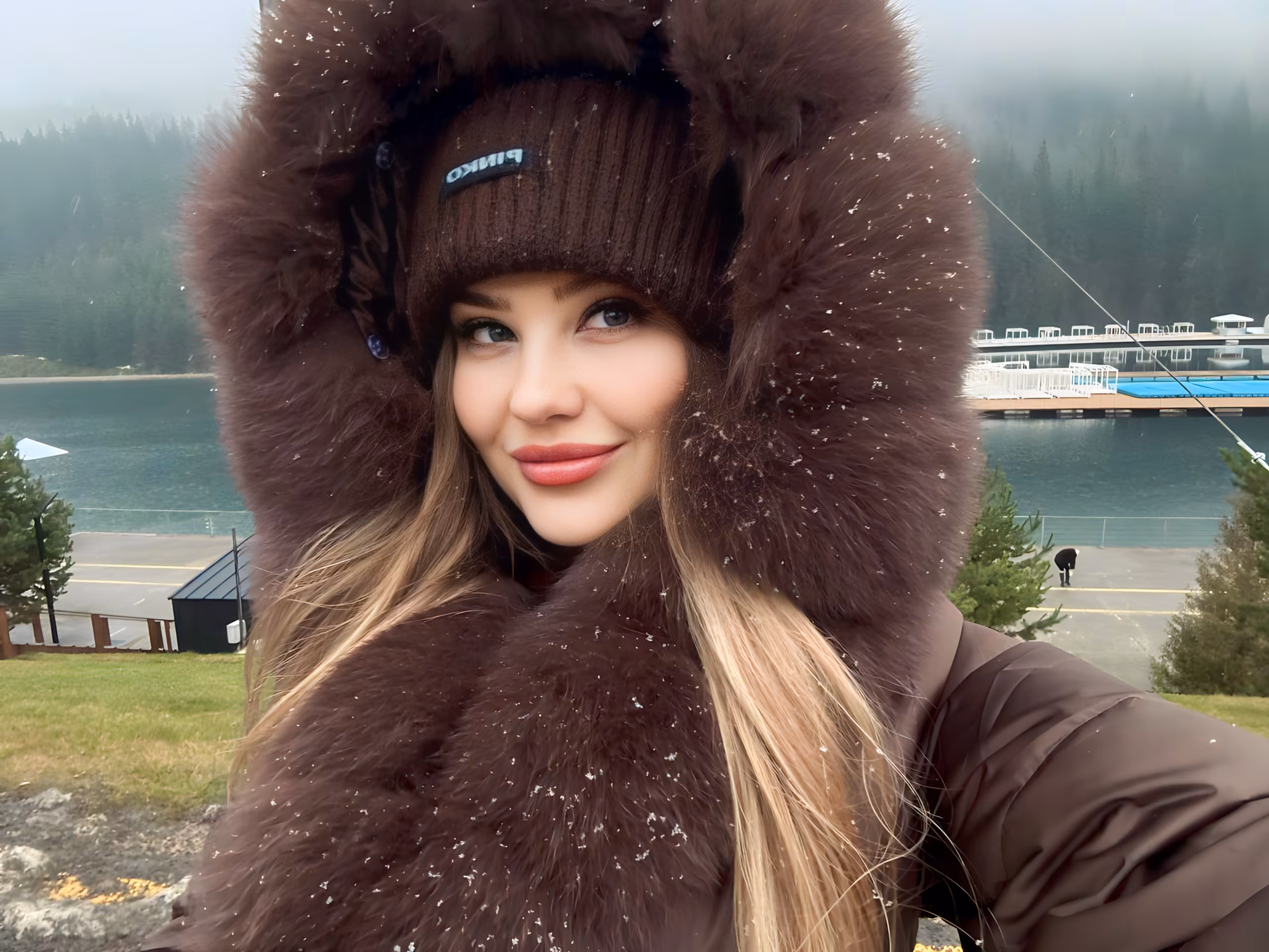 Anita 22 Okhtyrka Ukraine Je veux un homme pour construire un couple solide