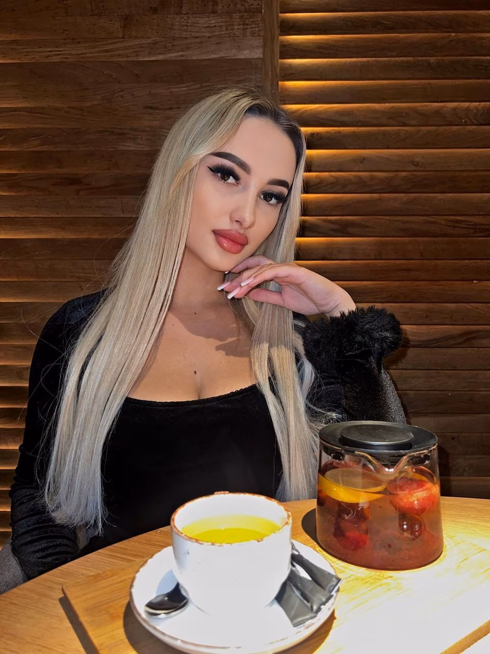 Anna 24 Ivano-Frankivsk Ukraine Je veux vivre en couple et être heureuse