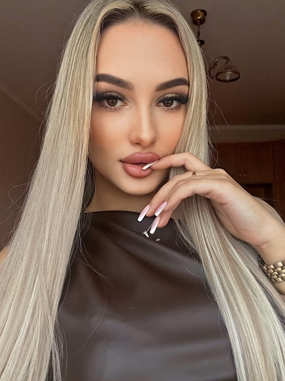 Anna 24 Ivano-Frankivsk Ukraine Je veux vivre en couple et être heureuse