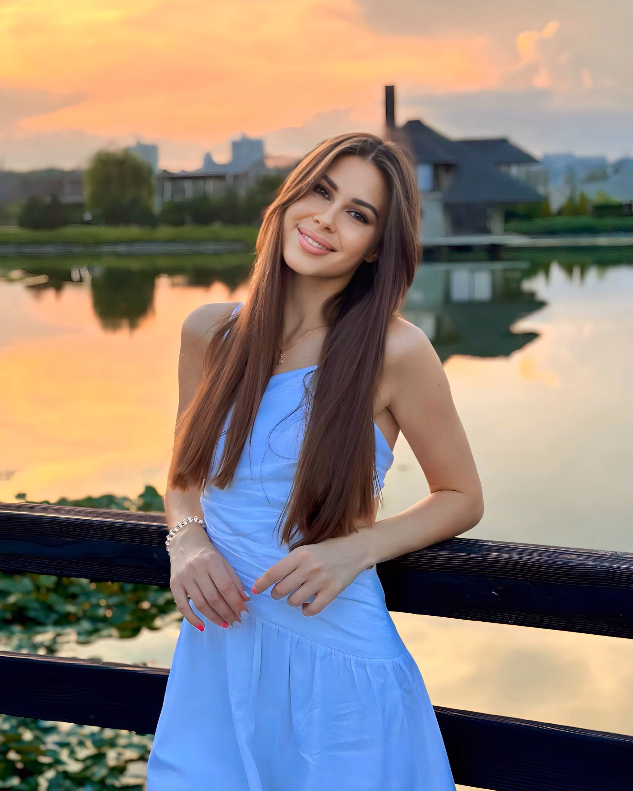 Diana 25 Dnipro  Ukraine Prête à m'investir dans une belle relation de couple