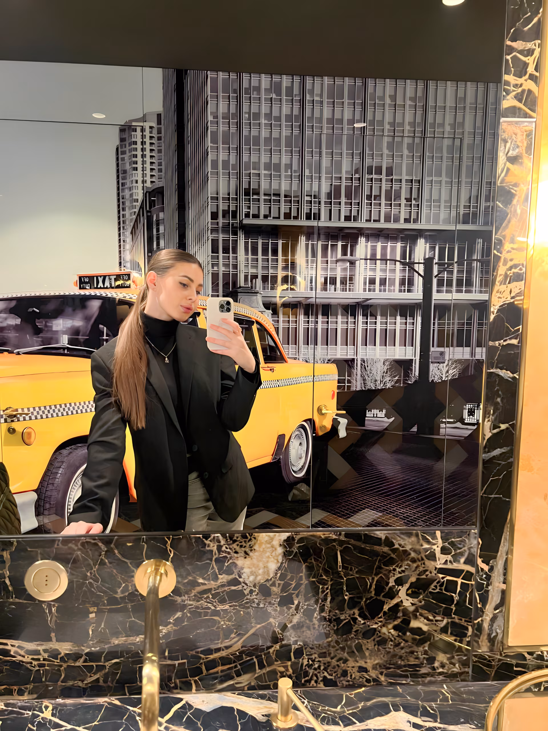 Diana 25 Dnipro  Ukraine Prête à m'investir dans une belle relation de couple