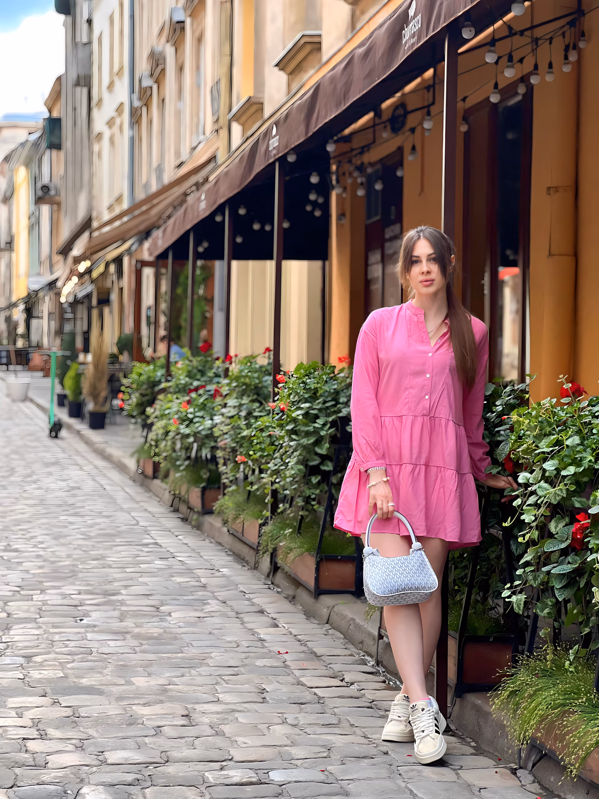 Diana 25 Dnipro  Ukraine Prête à m'investir dans une belle relation de couple