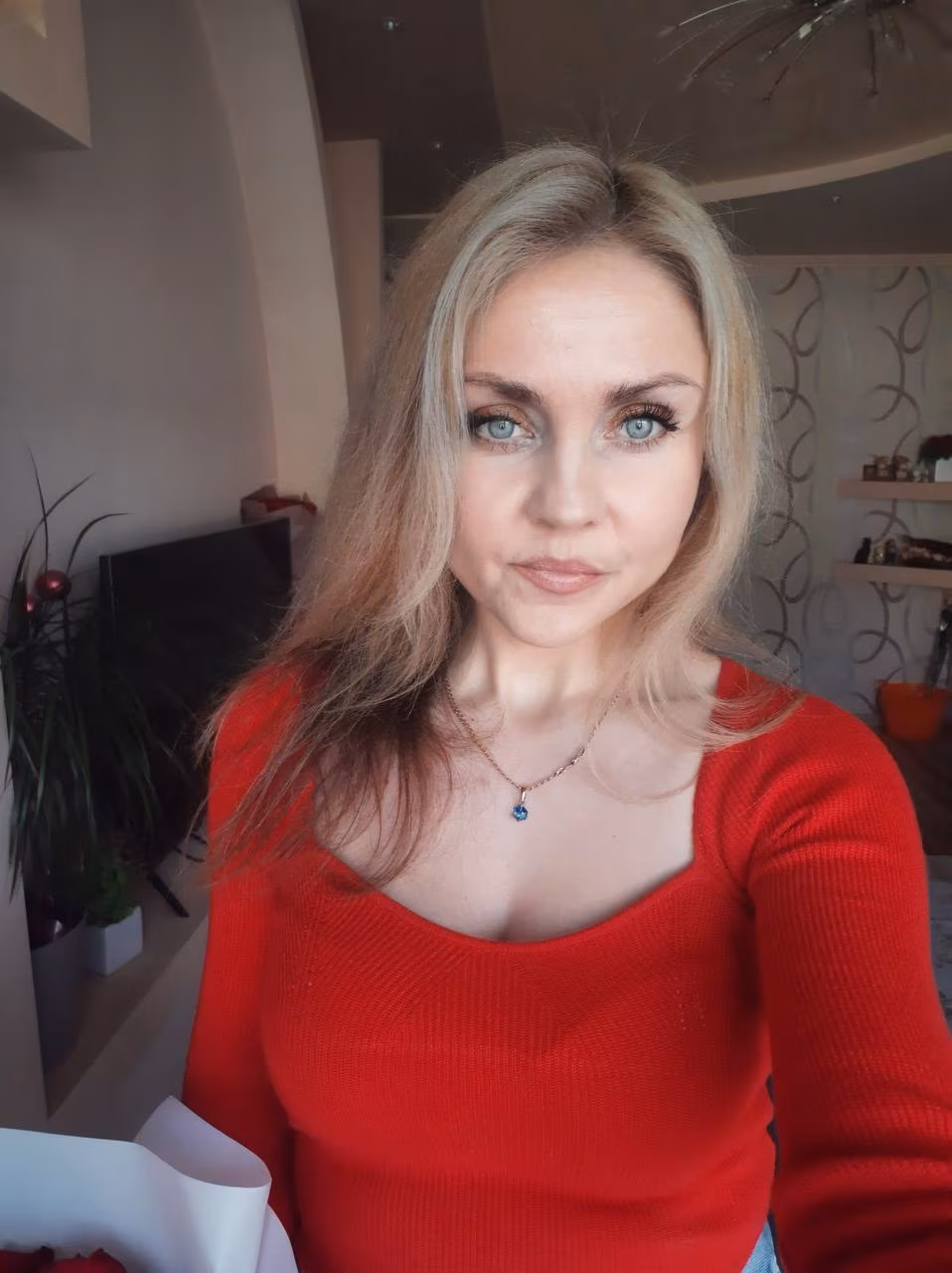 Oksana 42 Lodz(PL);Novovolynsk(UA) Poland Prête à tout pour construire un couple solide