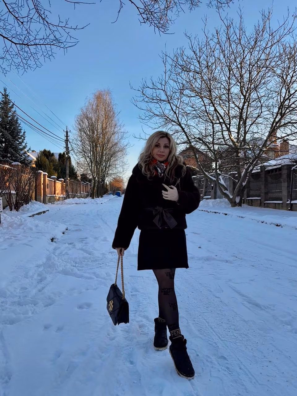 Maryna 36 Beijing/Kyiv China Je cherche un homme pour faire équipe en couple