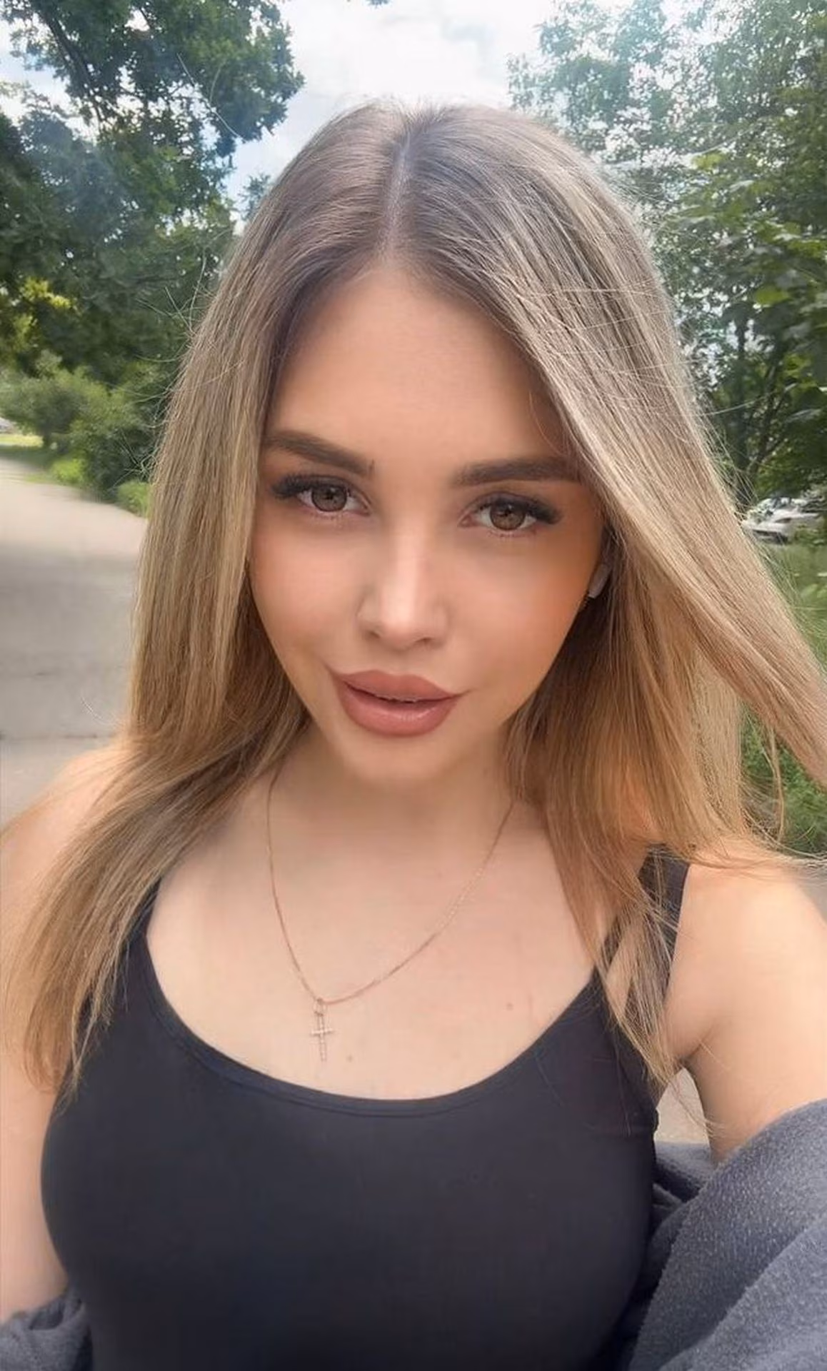 Nata 28 Kiev Ukraine Je cherche un homme pour un couple sincère