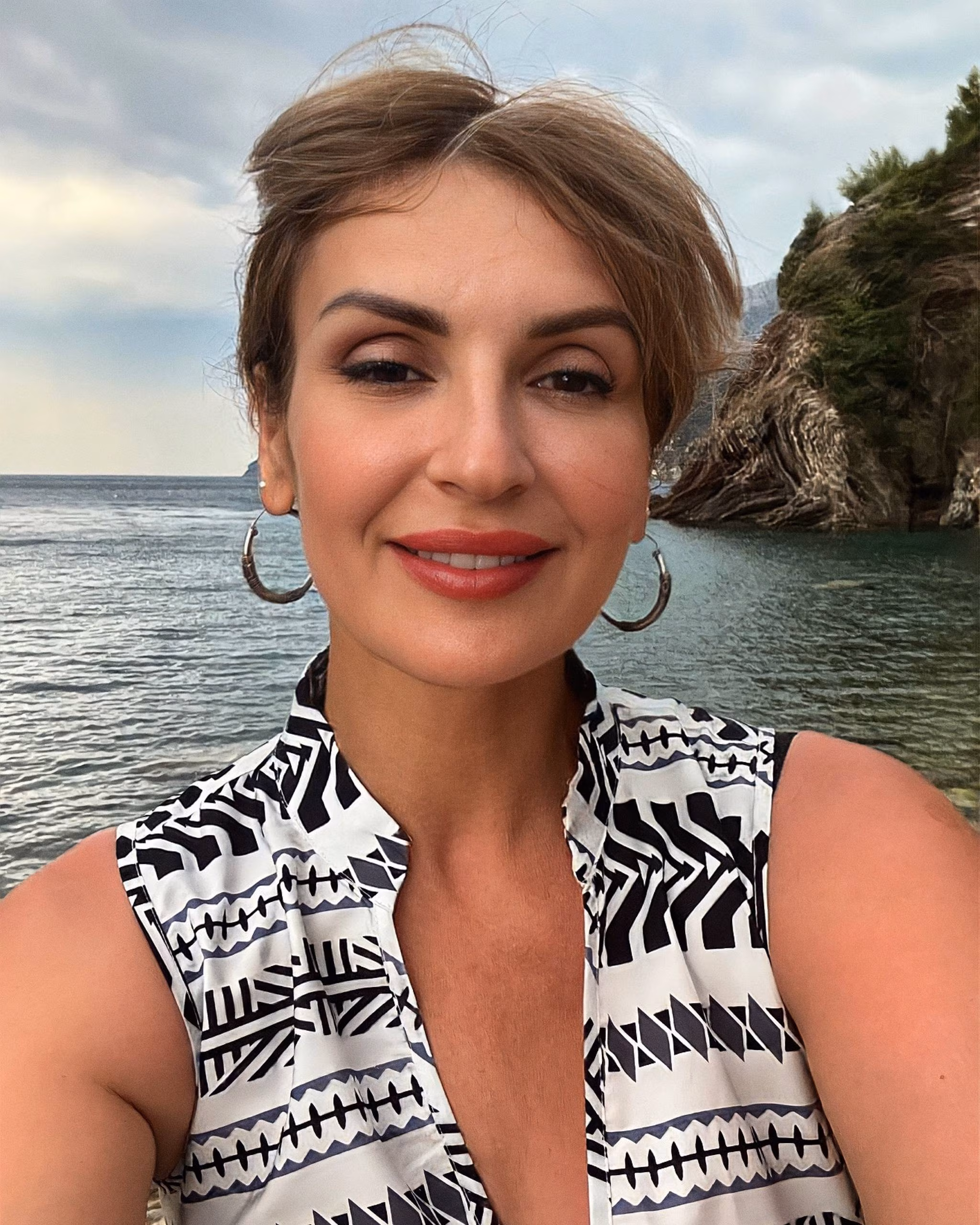 Olena 56 Chop Ukraine Je cherche un homme pour un couple sincère