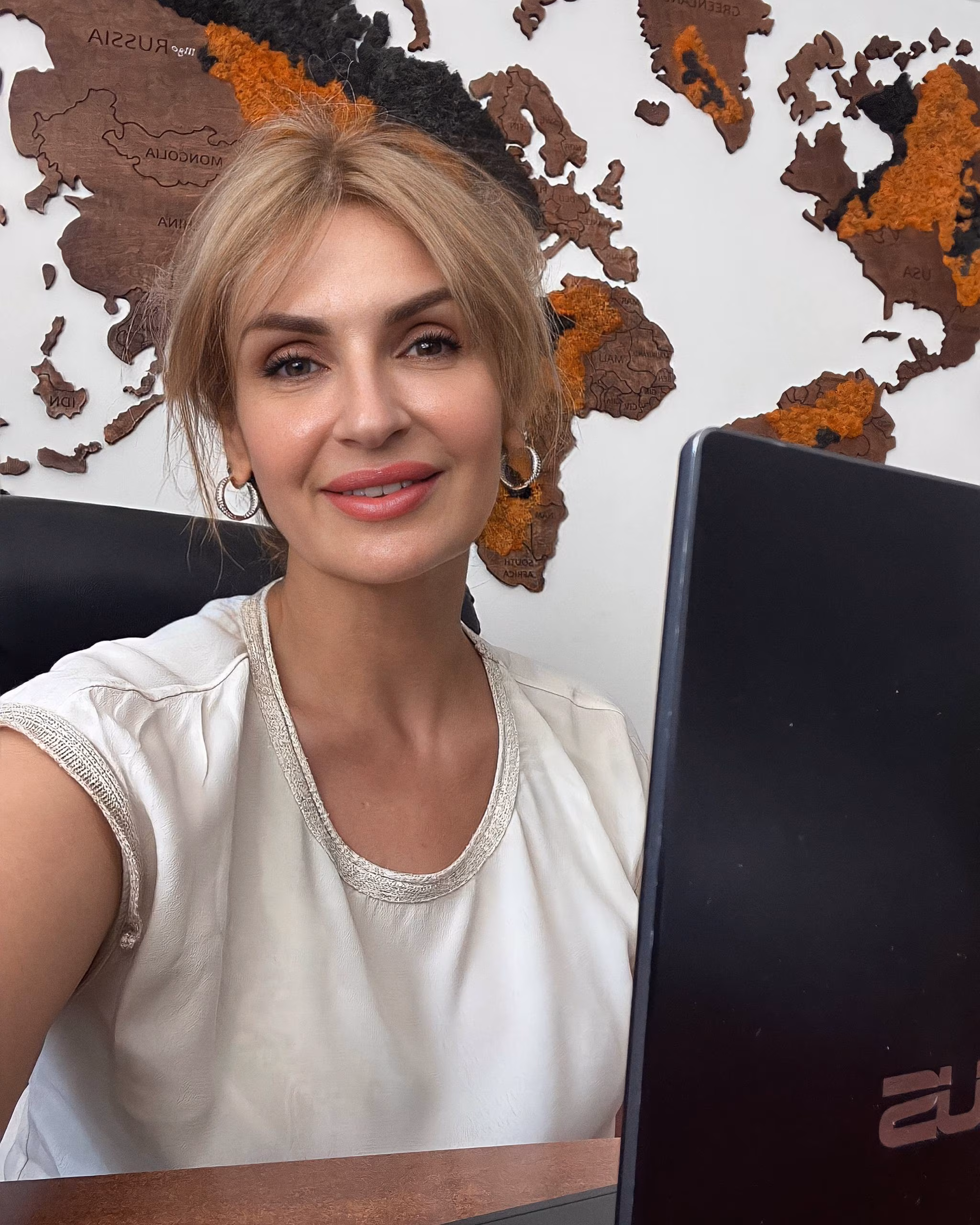 Olena 56 Chop Ukraine Je cherche un homme pour un couple sincère