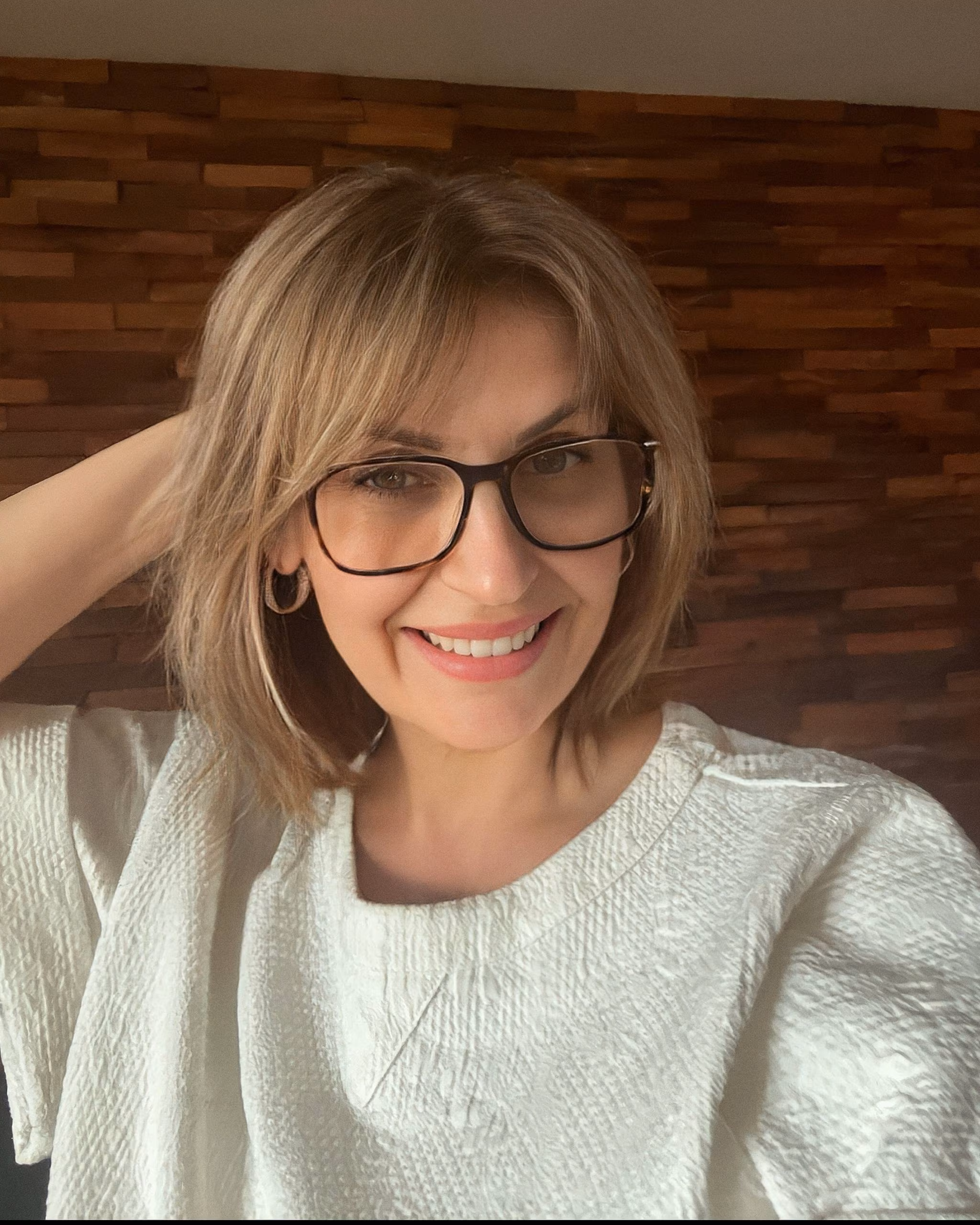 Olena 56 Chop Ukraine Je cherche un homme pour un couple sincère