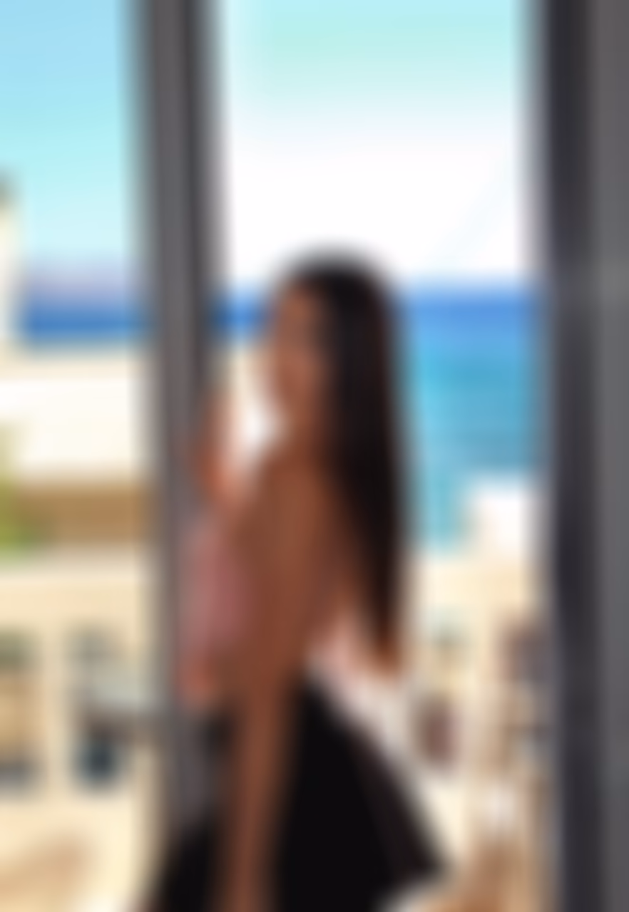 Uliana 21 Stockholm Sweden Je cherche un homme pour un couple solide
