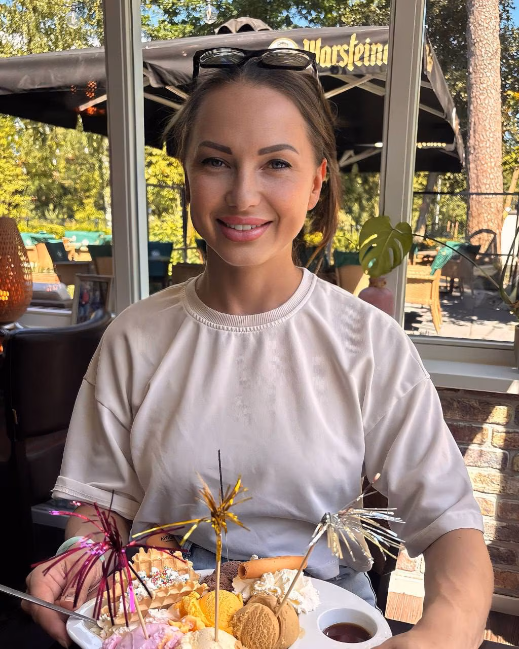 Katerina 39 Nurnberg Germany Je cherche un homme pour un couple solide