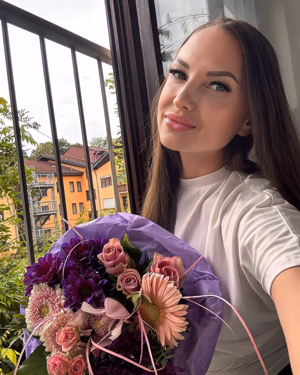 Katerina 39 Nurnberg Germany Je cherche un homme pour un couple solide