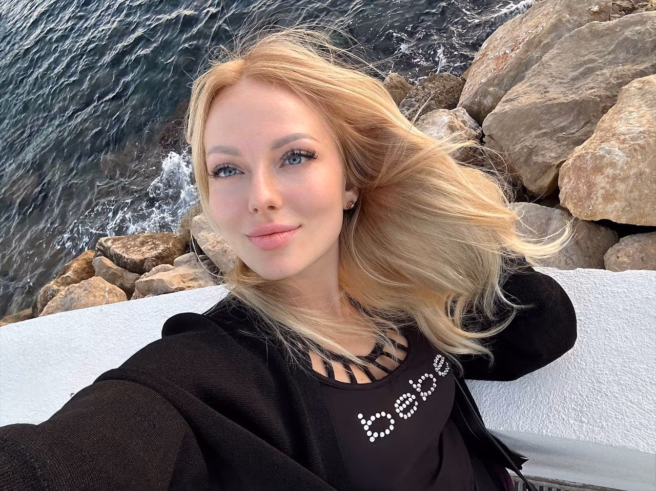Yulia 40 Cannes France Je cherche un homme pour une relation de couple sérieuse