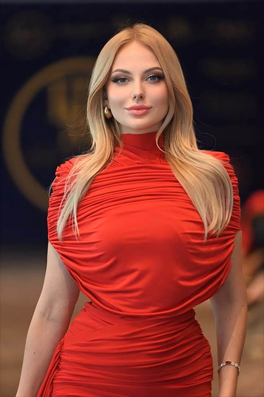 Yulia 40 Cannes France Je cherche un homme pour une relation de couple sérieuse