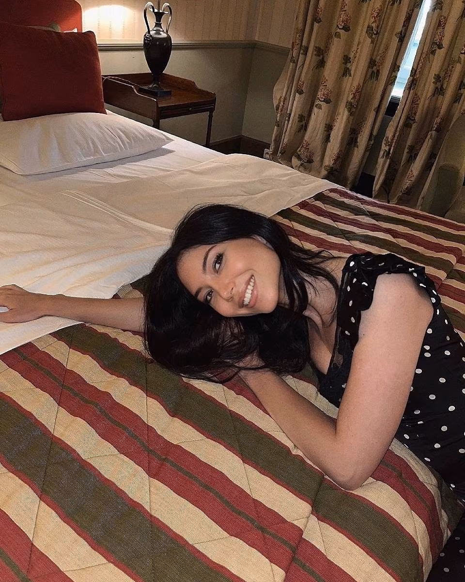 Yulia 30 Wrocław  Poland Je suis prête à aimer et être aimée en couple