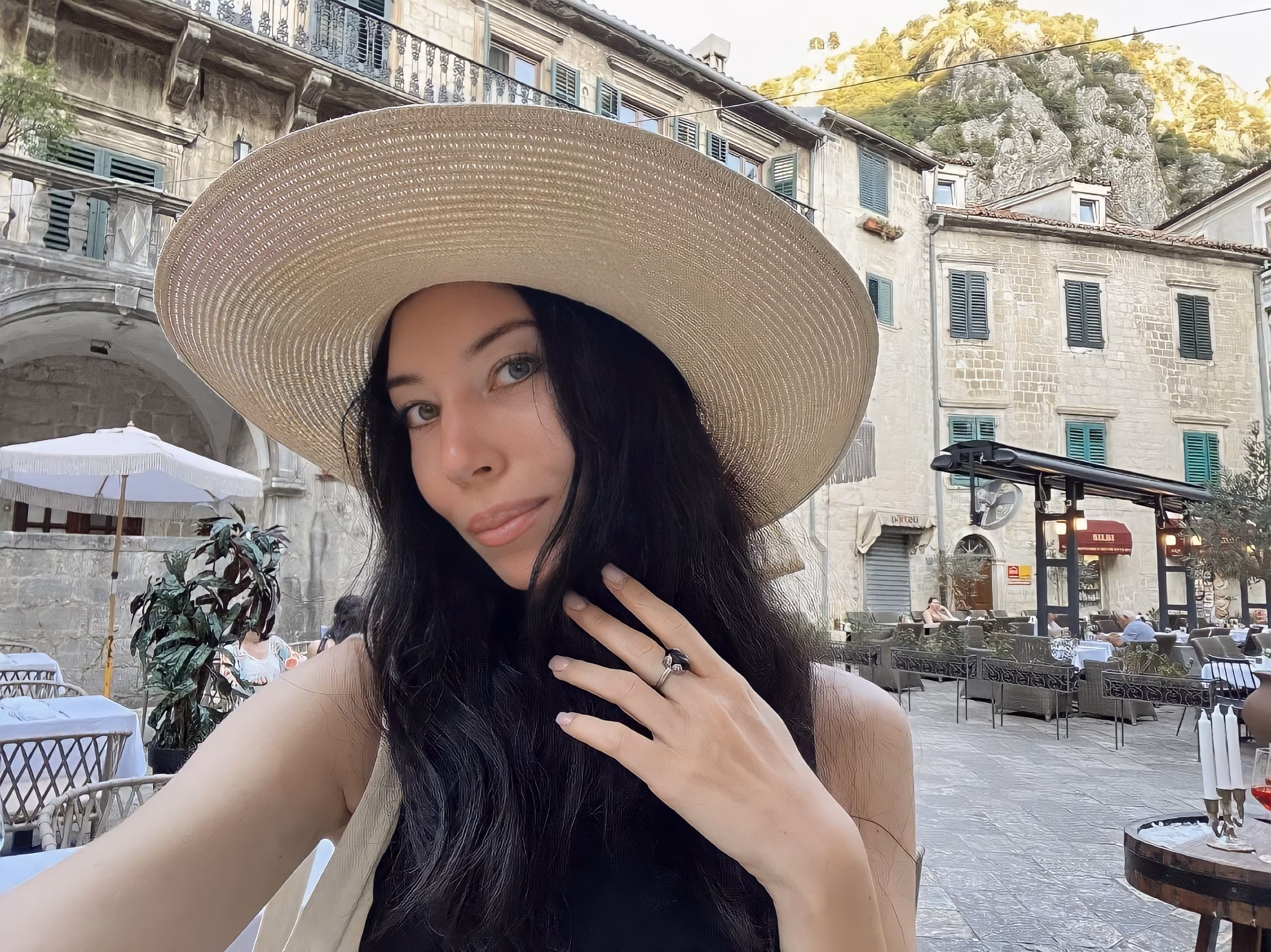 Yulia 30 Wrocław  Poland Je suis prête à aimer et être aimée en couple
