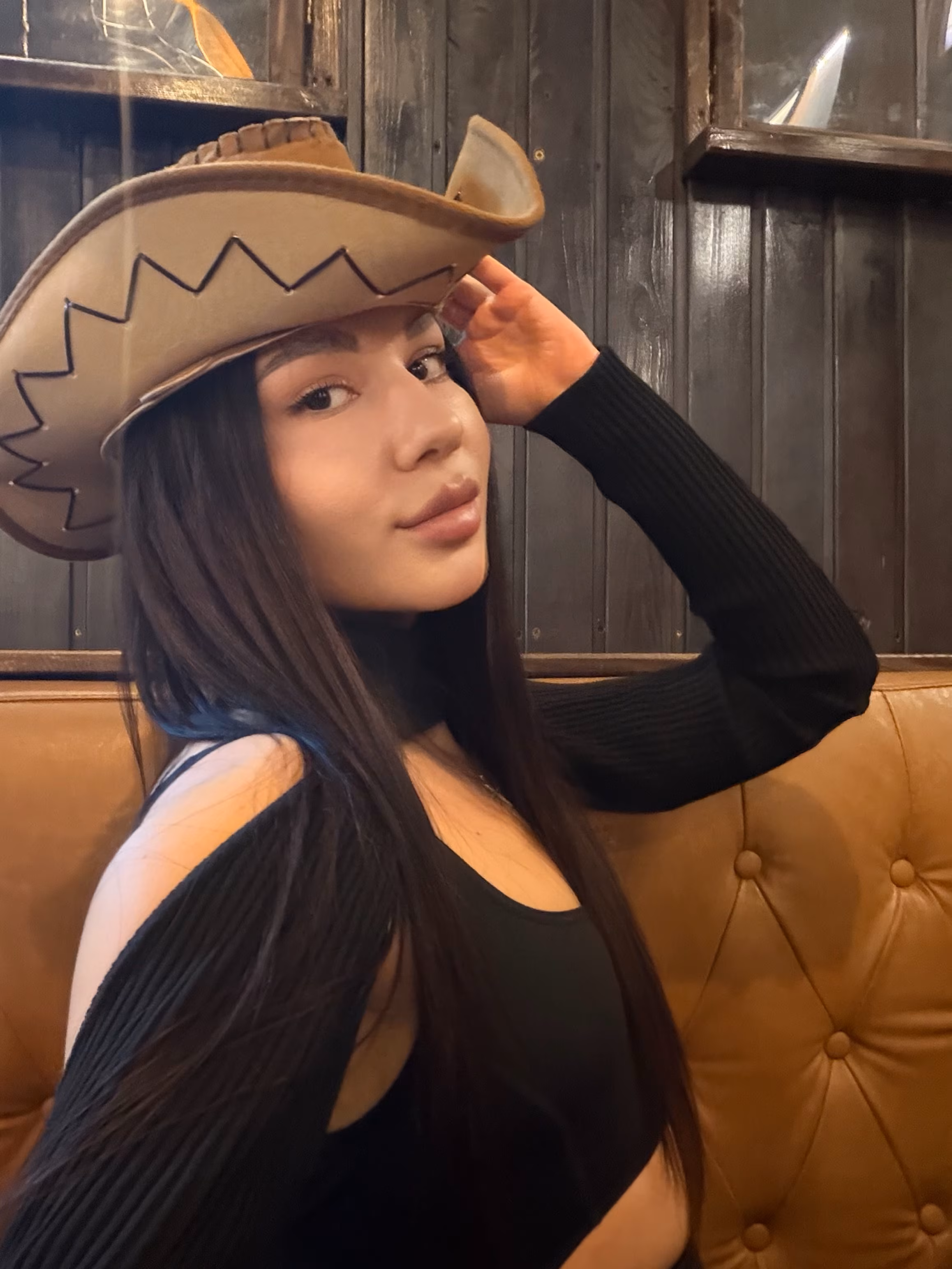 Ksenia 33 Cologne Germany Je suis prête à aimer et être aimée en couple
