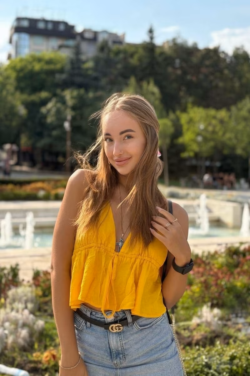 Elizaveta 28 Sofia Bulgaria Je suis prête à m ouvrir à une rencontre couple