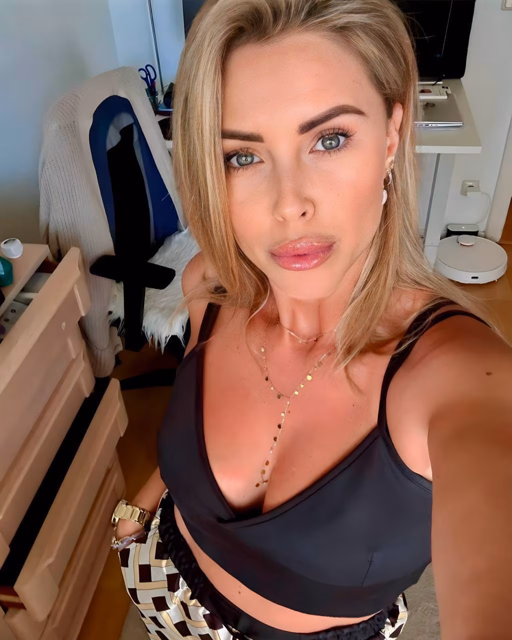 Anna 41 Hamburg Germany Je veux construire un couple avec toi et toi seul