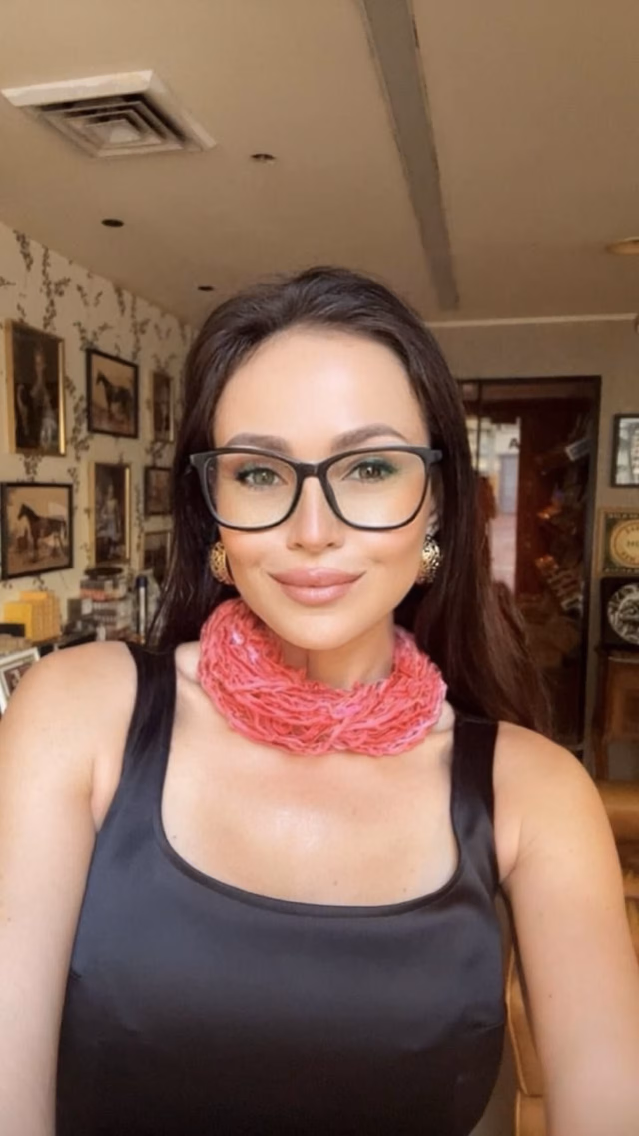 Olena 43 Cyprus/New York Cyprus Je veux une relation qui devienne un vrai couple