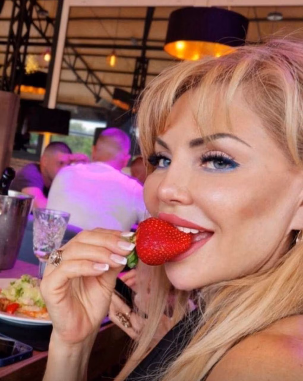 Irishka 62 Sumy Ukraine Je veux un homme pour construire un couple solide