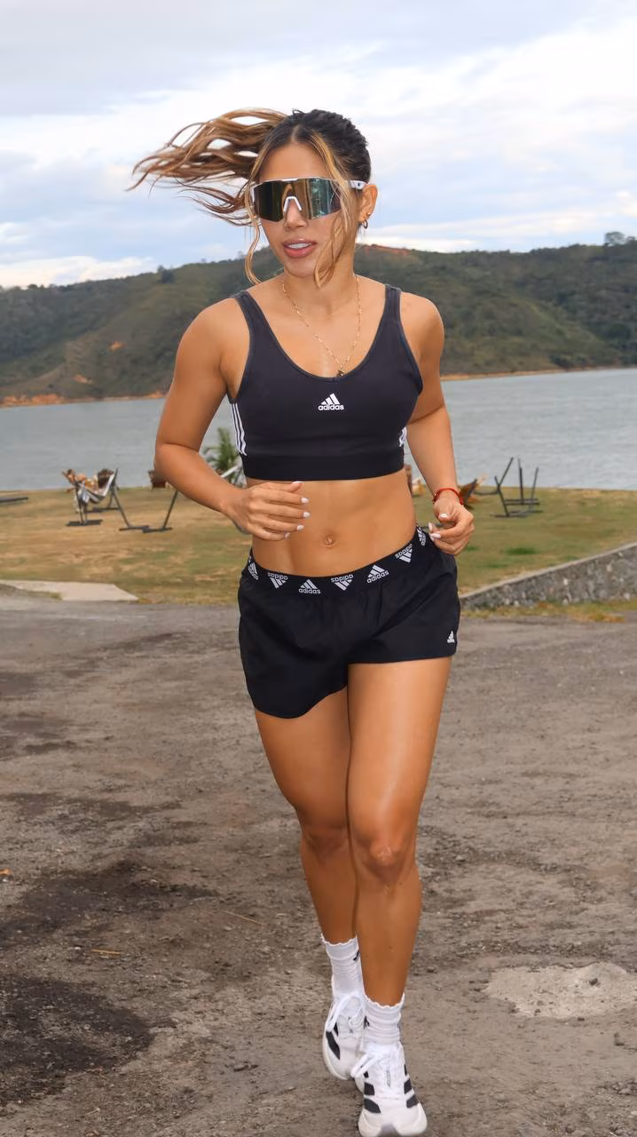 Jenifer 28 Cali Colombia Prête à tout pour construire un couple solide