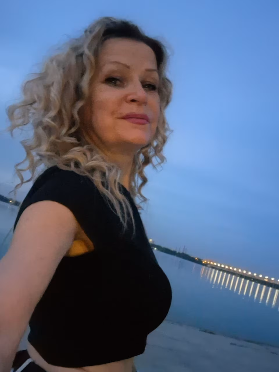 Irina 57 Dnipro  Ukraine Cherche un homme pour former une belle équipe