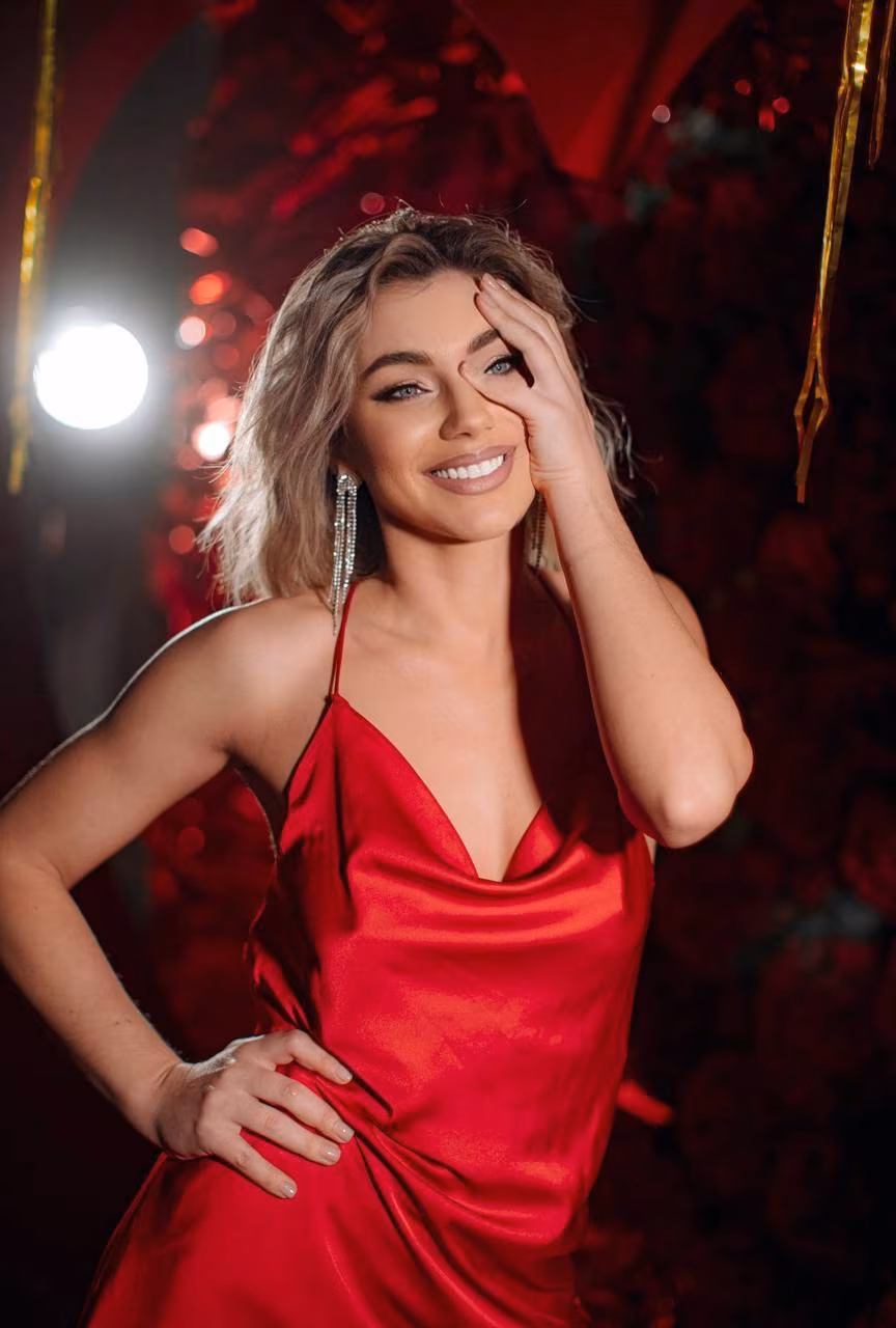 Alena 36 Kharkiv Ukraine Cherche un homme pour une relation de couple épanouie