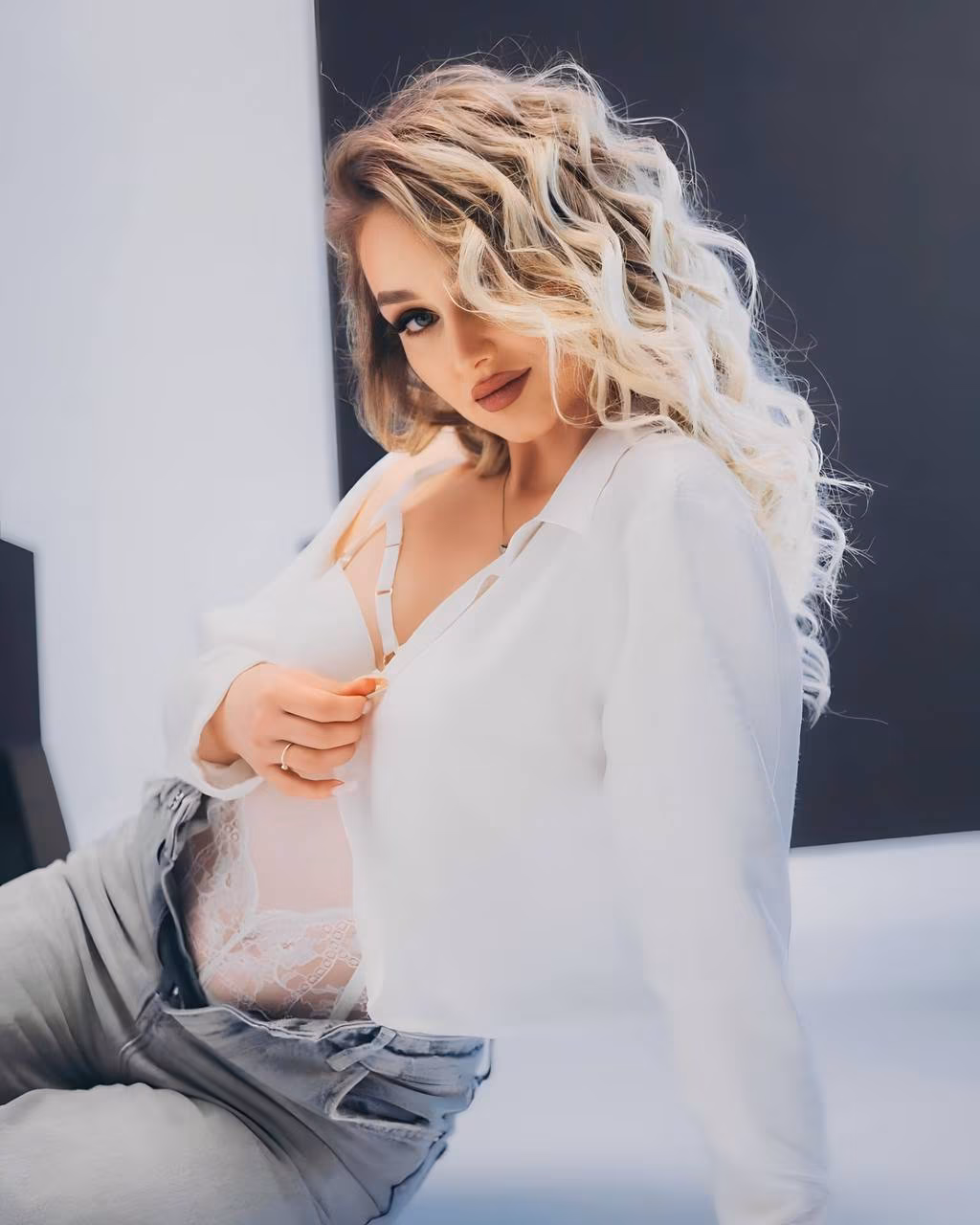 Myroslava 29 Uzhhorod Ukraine Cherche un homme pour une relation de couple épanouie